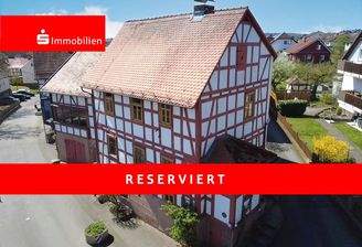 KI-generiert: Außenfoto