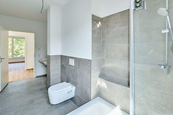 Leo III N 6.6. Badezimmer oben 2.jpg