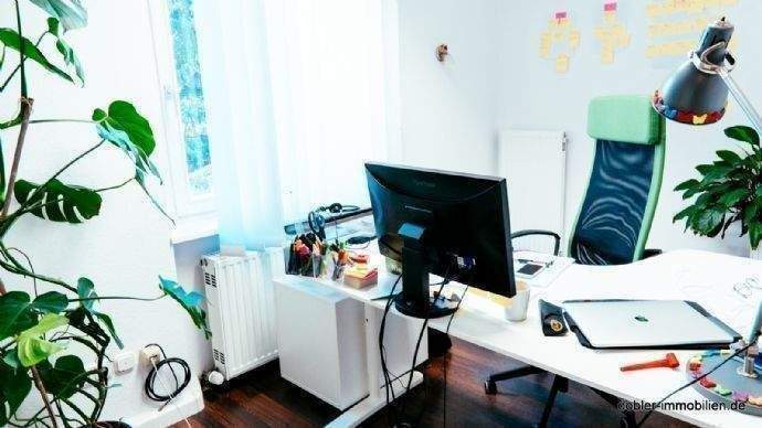 Büro Zimmer 3 ruhig und hell