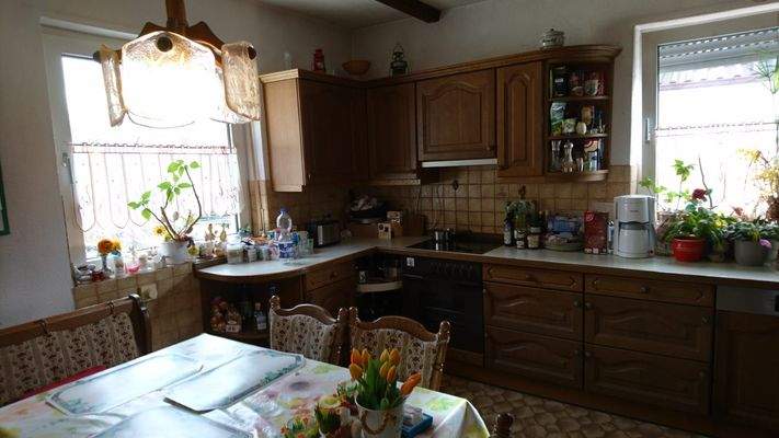 1.OG - Küche mit Einbauküche.jpg