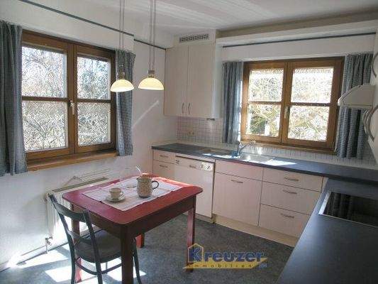 abgeschl. Küche mit EBK