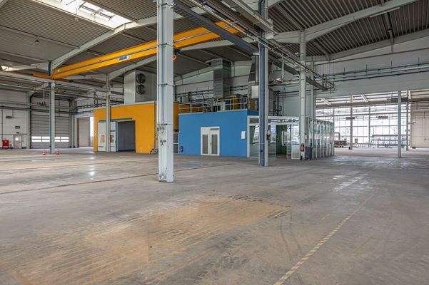 Halle 2 mit Blick in Halle 1