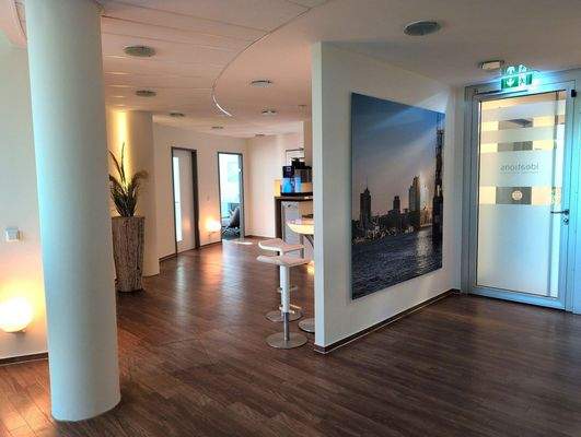 Eingang Blick rechts / Küche