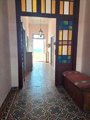 Kreta, Kalyves: Elegante neoklassizistische Villa am Meer zu verkaufen