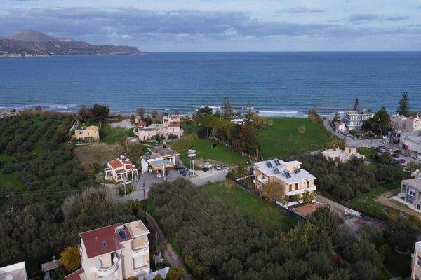 Kreta, Kalyves: Grundstück mit bezauberndem Meerblick zu verkaufen, nur wenige Schritte vom Strand entfernt