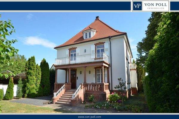 Villa mit Eingangsbereich