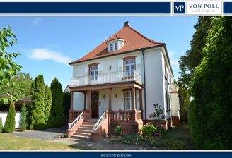 Villa mit Eingangsbereich