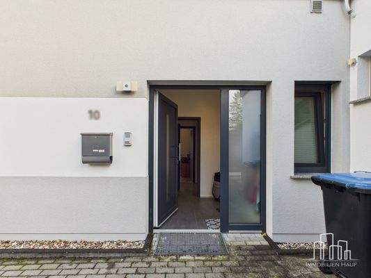 CAM02839G0-PR0330-STILL003