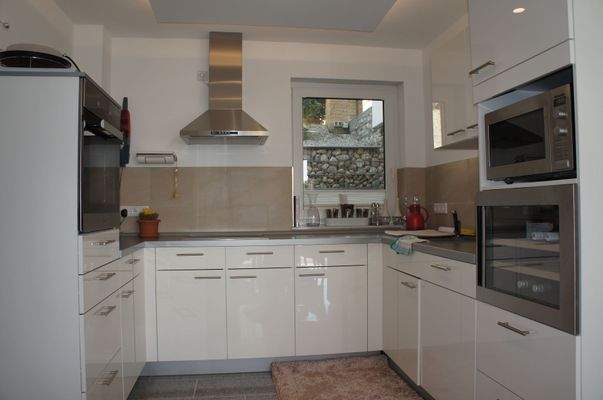 Einbauküche mit E-Geräten.JPG