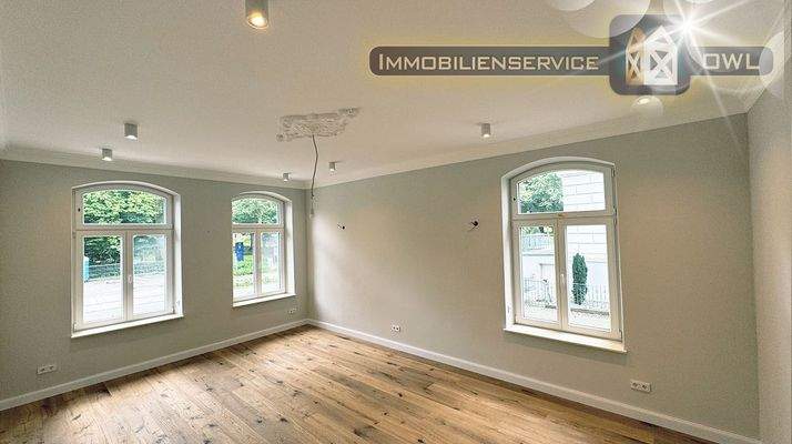 Wohnen 2 Seiten Fensterfront