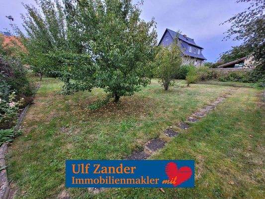 Einfamilienhaus mit schönem, großen Garten