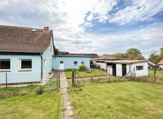 Innenhof und Gartenbereich