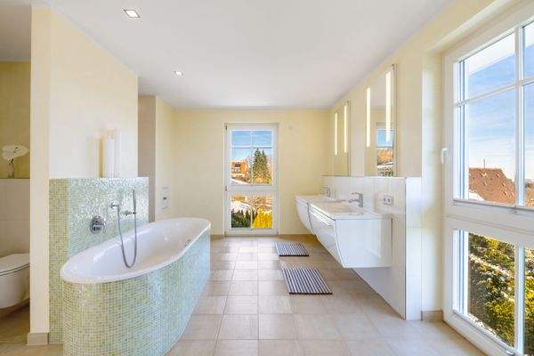 Lichterfülltes Masterbad