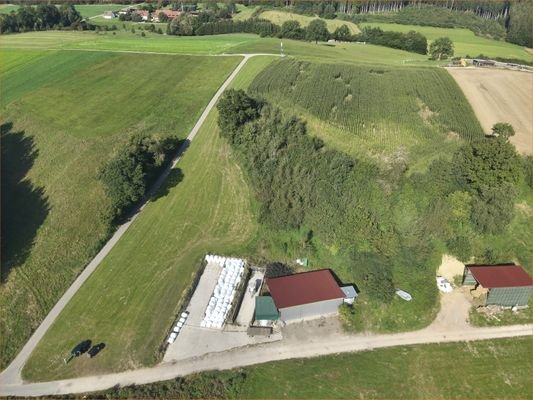 Ansicht Hallen, Silos und Pferdestall