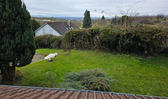 See Bergsicht Gartenanteil und Freisitzanteil vor dem Haus