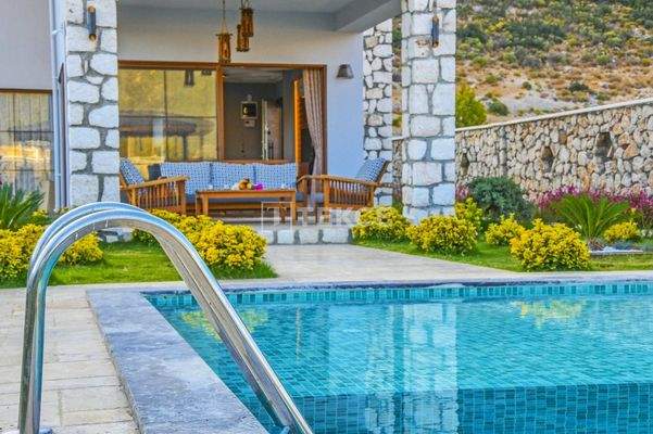 Detached Townhouse with 2 Bedrooms and Furniture in Kaş Kalkan