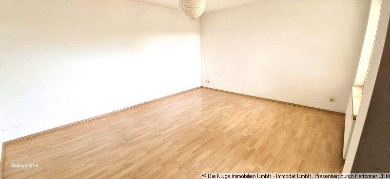  Blick ins Wohnzimmer