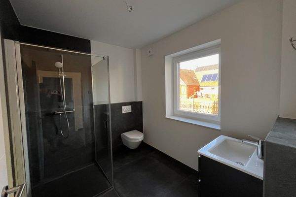 Gäste WC mit Dusche - EG