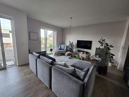 Moderne Wohnung mit Balkon