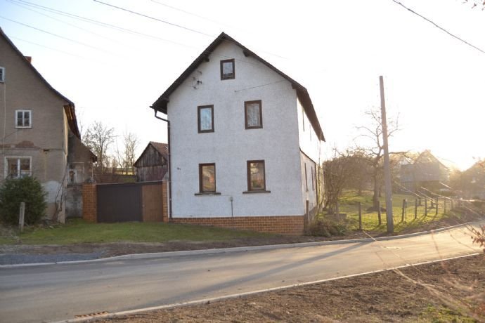 Einfamilienhaus mit Nebenräumen, großer Scheune, Nebengebäude und einer Gartenlandschaft mit vielen Möglichkeiten - Reitzengeschwenda