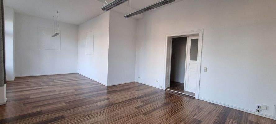 Straßenseitiger Raum