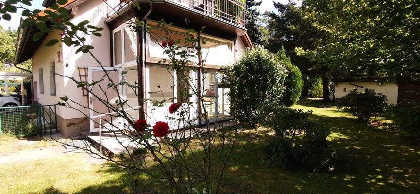 Wintergarten m Wohnungseingang.jpg