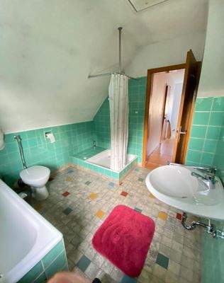 Badezimmer im Obergeschoss