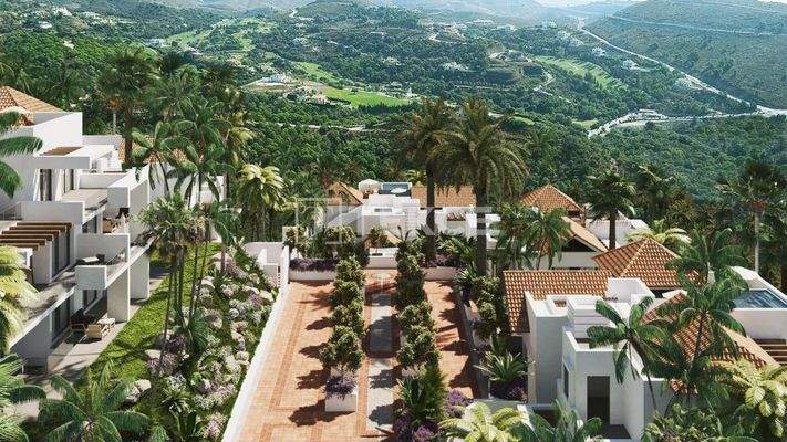 Properties with Spacious Design and Sea Views in Benahavis