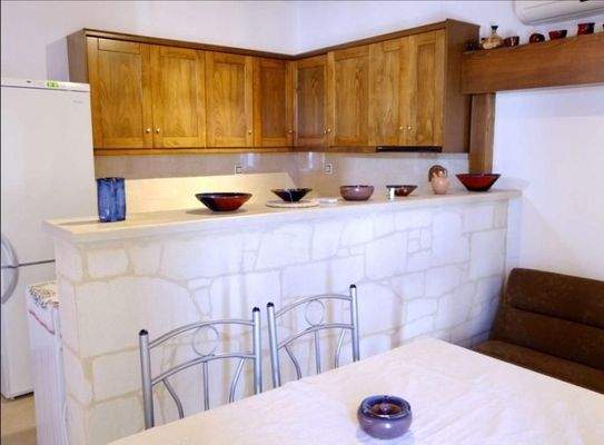 Kreta, Margarites: Renoviertes Steinhaus im Dorf zu verkaufen