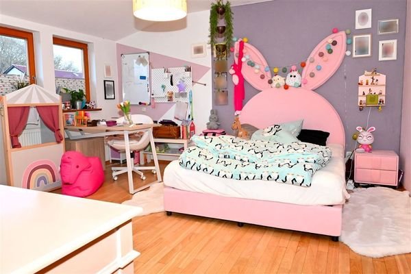 Schlafzimmer 5