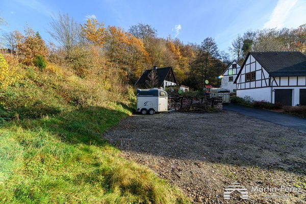 Blick aufs Baugrundstück und Umgebung