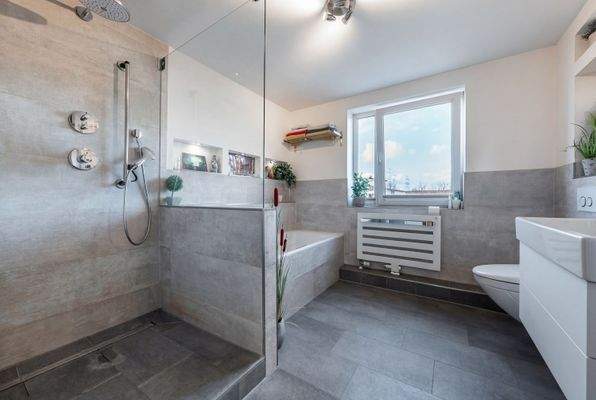 DI - Forbes Global Properties