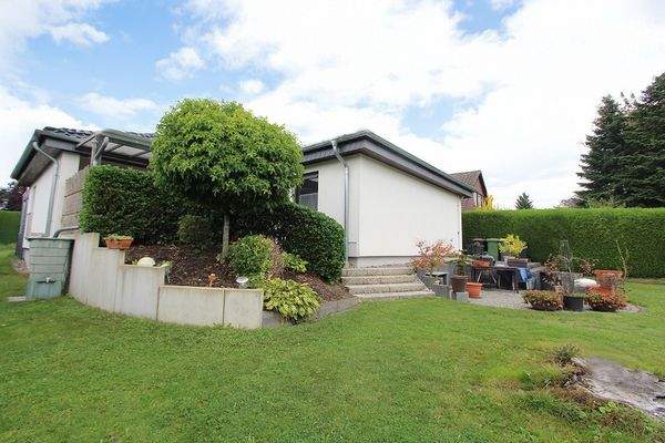 Rückansicht vom Garten aus