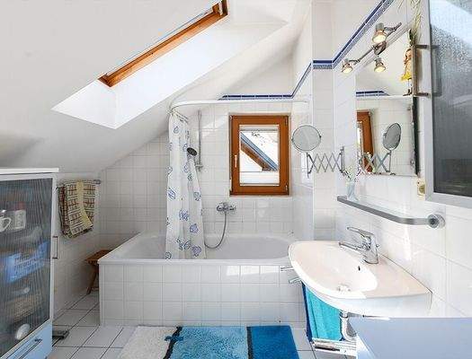 HP7-Eckreihenhaus-Hallwang-bei-Salzburg-Badezimmer