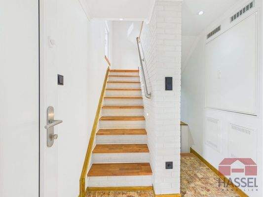 Oder die Treppe hinauf