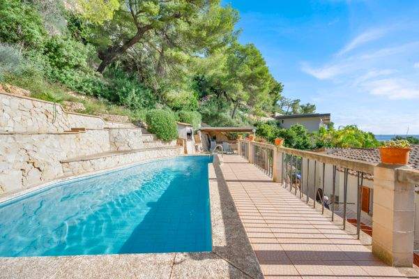 Pool in villa in Costa d_en Blanes 4