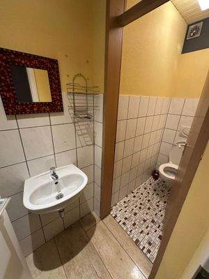 EG Toilette 1 Damen.jpg