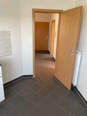 77 - Blick Küche zum Flur