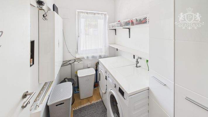 CAM01984G0-PR0514-STILL005