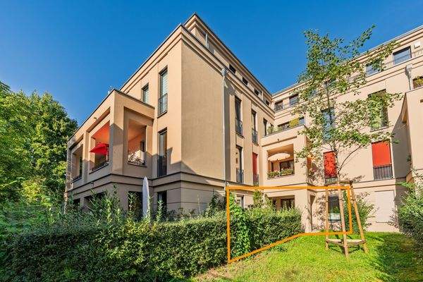 Rückseitige Ansicht mit Blick auf die Terrasse