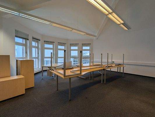 Büro / Besprechungsraum