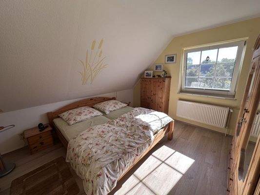 Schlafzimmer 1 von 3