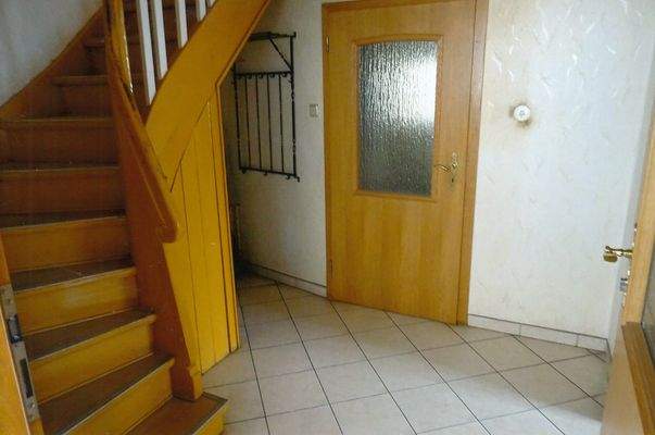 EG - Eingangsdiele - rechts WZ - geradeaus Küche