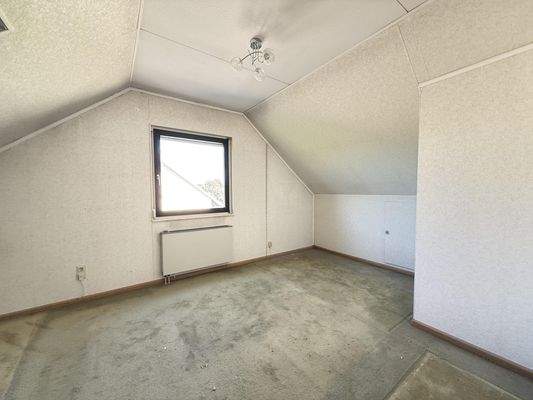 DG - Zimmer mit Abseite