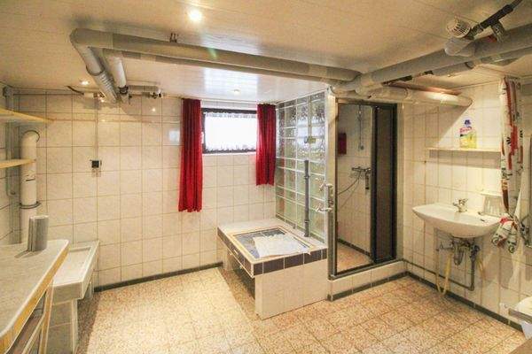 Dusche Waschraum Keller