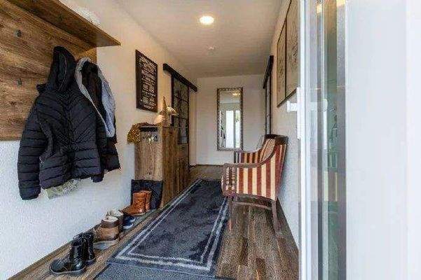 Eingangsbereich Haupthaus.jpg