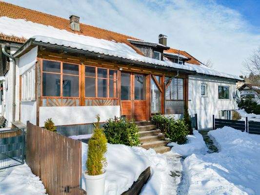 Blick auf überdachte Terrasse 