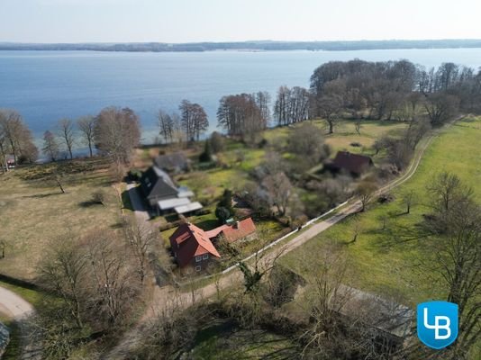 Schönes Grundstück in Seenähe