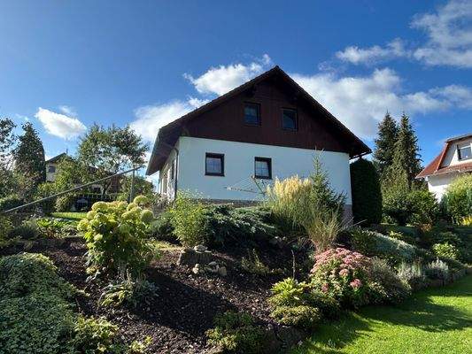 Hausansicht Garten