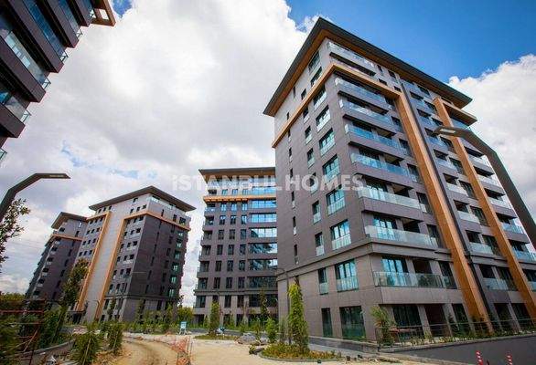Spacious Real Estate with Forest View in Kağıthane Istanbul